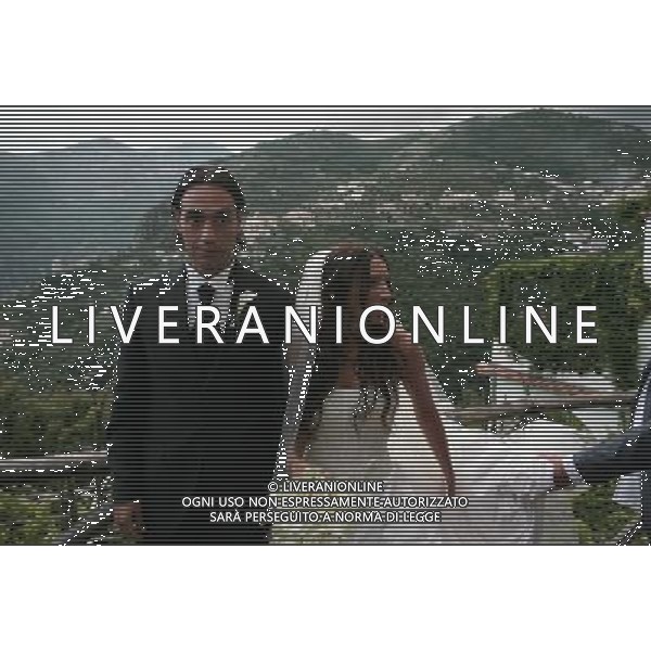 avello, 30 Maggio 2007. . Alessandro Nesta e Gabriella Pagnozzi, posano per una foto ricordo sul panorama di Ravello. Alessandro Nesta e Gabriella Pagnozzi si sono uniti in matrimonio oggi nella chiesa delle Grazie a Ravello ph Pischetola/Salomone