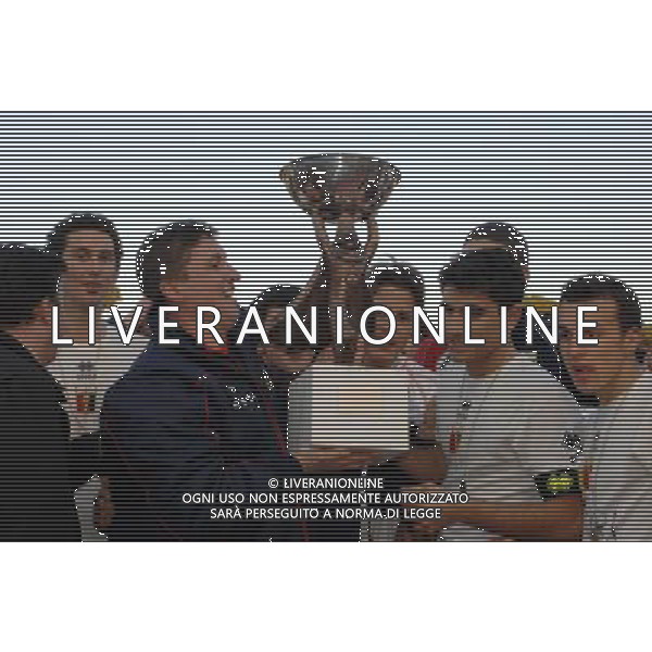 59¡ Torneo \'Coppa Carnevale\' di Viareggio 19.02.2007 - Viareggio Nella Foto:Ph.Vitez/Torrente Vincenzo e Siligato Matteo(Genoa)con la coppa Ph Agenzia Aldo Liverani