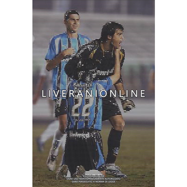 INTERNATIONAL FOOTBALL LIBERTADORES CUP 2007 FC SANTOS_FC GREMIO 3-1 ( Vila Belmiro Stadium Santos ) SAJA AND GAVILAN (GREMIO) JUBILEE AT THE END ag aldo liverani 