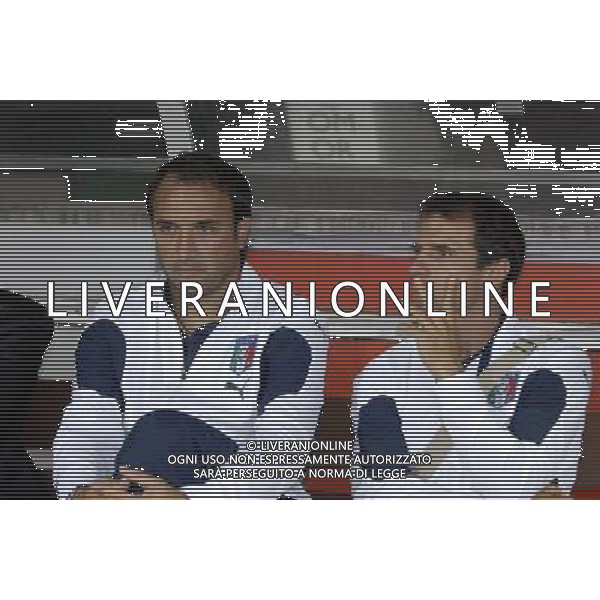 heerenveen 20 jun 2007 semifinal olanda - inghilterra uefa euro under 21 championship netherlands 2007 nella foto casiraghi pierluigi and zola gianfranco italy coachs ph ag aldo liverani s.a.s.