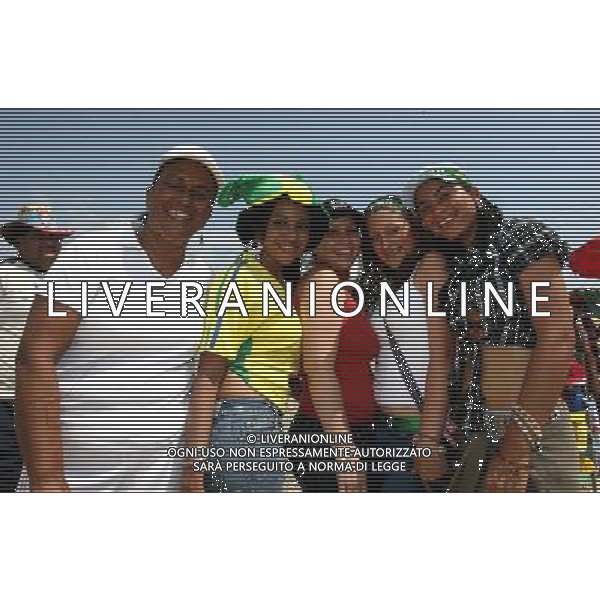 COLORE FOLKLORE AMBIENTE FUORI DAGLI STADI DELLA COPPA AMERICA VENEZUELA 2007 INTERNATIONAL FOOTBALL STADIO PUERTO LA CRUZ 04/07/2007 TIFOSE BRASILIANE PH GPG/AG. ALDO LIVERANI 