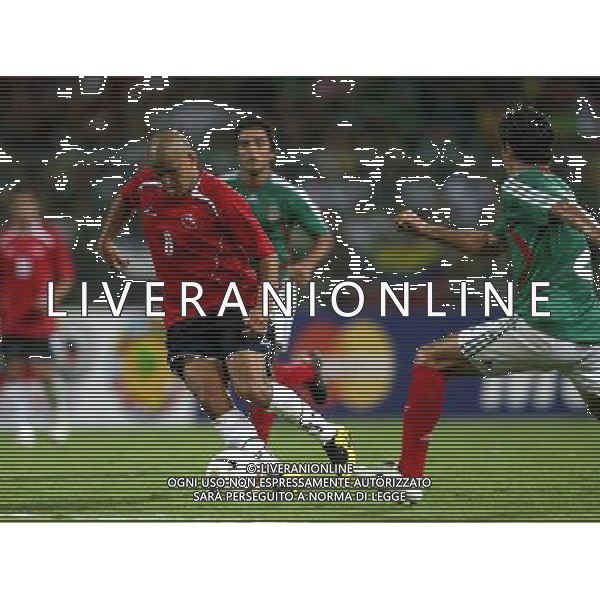 COPPA AMERICA VENEZUELA 2007 INTERNATIONAL FOOTBALL STADIO PUERTO LA CRUZ 04/07/2007 MESSICO - CILE (MEXICO-CHILE Stadium Jose Antonio Anzoategui Puerto La Cruz ) NELLA FOTO MAGALLON_MEX / SUAZO_CHILE PH GPG/AG. ALDO LIVERANI 