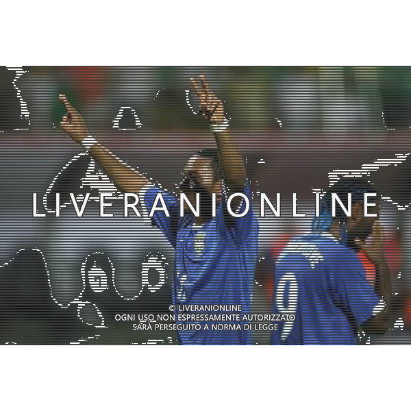 COPPA AMERICA VENEZUELA 2007 INTERNATIONAL FOOTBALL STADIO PUERTO LA CRUZ 04/07/2007 EQUADOR-BRASILE (ECUADOR-BRAZIL Stadium Jose Antonio Anzoategui Puerto La Cruz ) NELLA FOTO ESULTANZA DI ROBINHO / BRAZIL FESTEGGIA IL GOL DEL 1-0 PH GPG/AG. ALDO LIVERANI 