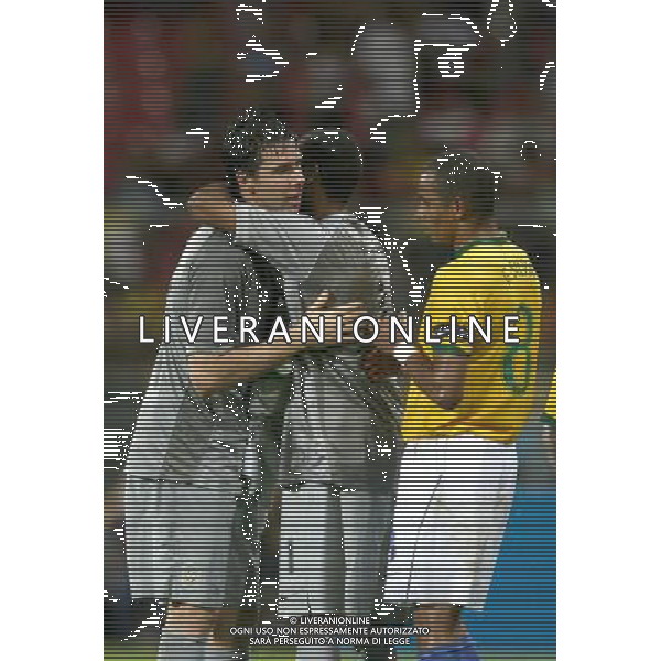 INTERNATIONAL FOOTBALL COPA AMERICA VENEZUELA 2007 BRAZIL-CHILE 6-1 (Stadium J. Antonio Anzoategui Puerto La Cruz ) DONI-HELTON-GILBERTO SILVA (BRAZIL) FESTEGGIANO ALLA FINE DELLA PARTITA ph GPG/ag aldo liverani s.a.s.