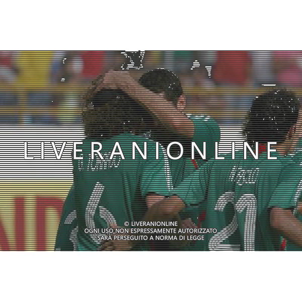 INTERNATIONAL FOOTBALL COPA AMERICA VENEZUELA 2007 MEXICO-PARAGUAY 6-1 ( Stadium Maturin ) GERARDO TORRADO (Mex) FESTEGGIA IL GOL DE 2-0 