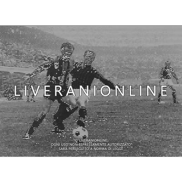 Giovanni Trapattoni Calciatore con la maglia del Milan con Sandro Mazzola con la maglia dell\'Inter ph archivio Ag. Aldo Liverani Retrospettiva