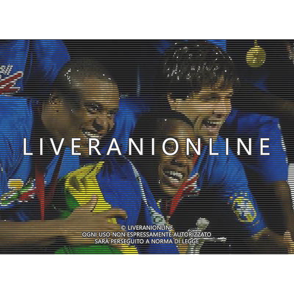 BRASILE-ARGENTINA 3-0 (Stadium Pachencho Romero Maracaibo ) FINALE COPPA AMERICA VENEZUELA 2007 / FINAL MATCH 15/07/2007 NELLA FOTO ESULTANZA DEI GIOCATORI BRASILIANI (BRAZILIAIN PLAYERS JUBILEE WITH THE TROPHY JULIO BAPTISTA-ROBINHO-DIEGO) PH GPG/AG. ALDO LIVERANI ONLY ITALY 