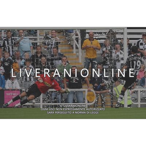 Newcastle\'s Albert Luque scores his goal from a penalty kick during their pre-season friendly soccer match at St James\' Park, Newcastle, England.Sunday July. 29, 2007. IPS PHOTO ag aldo liverani