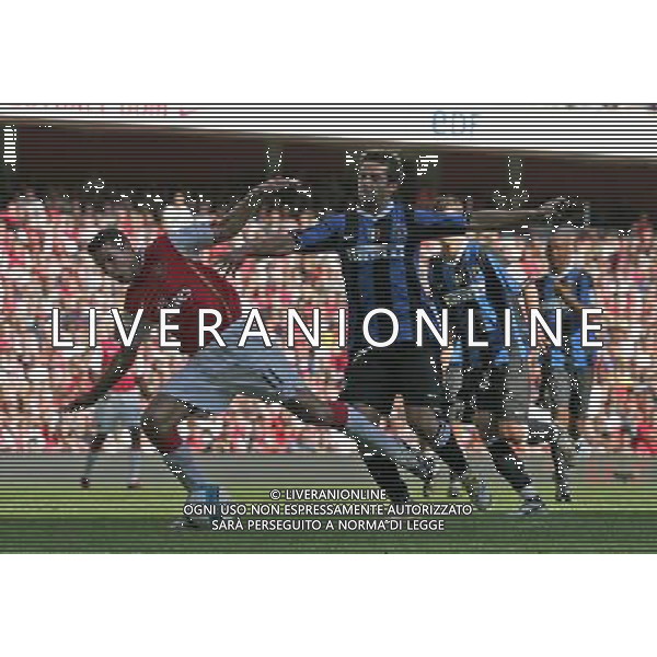 Robin van Persie claims he was pushed by Cristian Chivu to prevent this clear chance on goal , Arsenal v Inter Milan , Emirates Cup, The Emirates Stadium, London, Date 280707, Picture by Ian Kington mobile 07884001265, (IPS PHOTO AGENCY) - 21 Delisle road - London SE28 0JD- tel: 020 88 55 1 008 - fax: 020 88 55 1037 - ISDN: 020 88 55 1039 English Premier and Football League images are only to be used in an editorial context, images are not allowed to be published on another internet site unless a licence has been obtained from DataCo Ltd +44 207 864 9121. AG ALDO LIVERANI