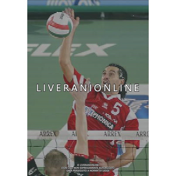 Campionato di pallavolo 2003/04 partita: Sysley - Gioia del Colle Foto: S.Rosa/Liverani nella foto:Giretto Giacomo - Telefonica