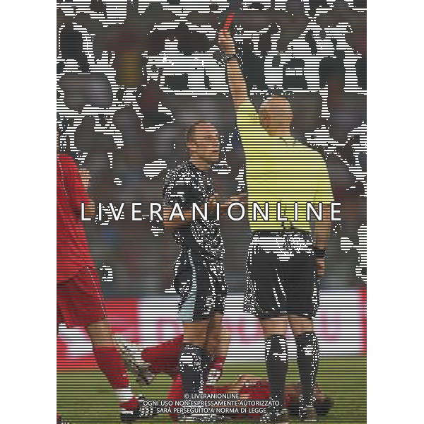 Roma (Stadio Olimpico) - 14 / 08 / 2007 - 3° turno preliminare Champhions League - Lazio Vs Dinamo Bucarest - nella foto: L\'arbitro Hinning espelle Massimo MUTARELLI ph Corradetti / ag. Aldo Liverani