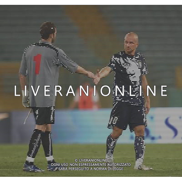Roma (Stadio Olimpico) - 14 / 08 / 2007 - 3° turno preliminare Champhions League - Lazio Vs Dinamo Bucarest - nella foto: Tommaso Rocchi stringe la mano al portiere Lobont che gli ha parato il rigore durante la partita ph Corradetti / ag. Aldo Liverani