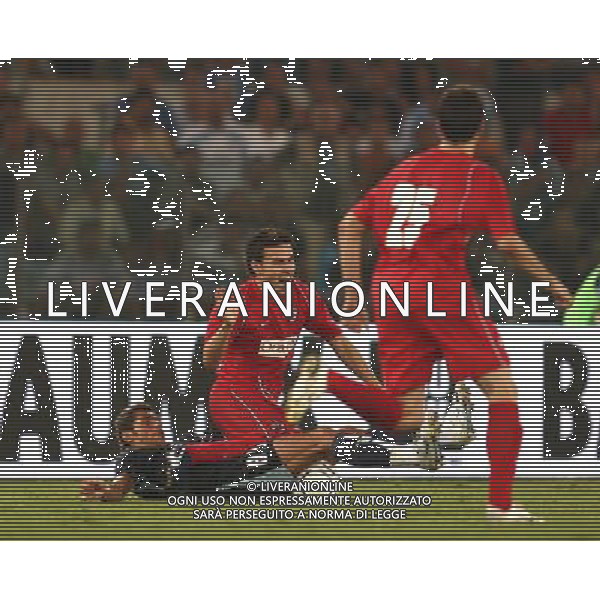 Roma (Stadio Olimpico) - 14 / 08 / 2007 - 3° turno preliminare Champhions League - Lazio Vs Dinamo Bucarest - nella foto: L\'intervento pericoloso di Valon BEHRAMI che gli costerà l\'espulsione ph Corradetti / ag. Aldo Liverani