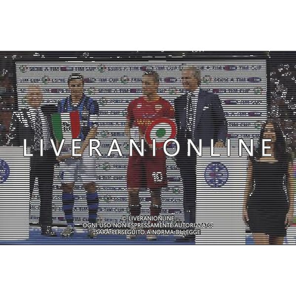 Inter - Roma SuperCoppa Italiana Milano 19/08/2007 nella foto premiazione prima della partita - Antonio Matarrese con Javier zanetti con il trofeo del 15ˆ Scudetto e Francesco Totti riceve il trofeo della Coppa Italia Tim Cup ph Luzzani/Ag. Aldo Liverani