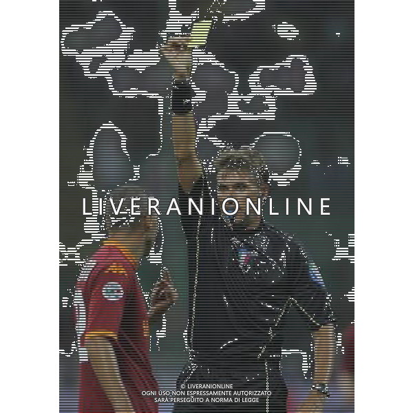 Inter - Roma SuperCoppa Italiana Milano 19/08/2007 nella foto arbitro rosetti estrae il cartellino giallo per l\'ammonizione di max tonetto ph Ag. Aldo Liverani