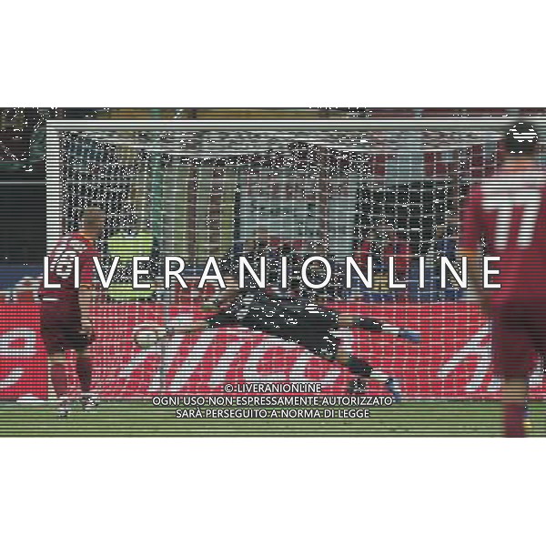 Inter - Roma SuperCoppa Italiana Milano 19/08/2007 nella foto il gol su rigore di Daniele De Rossi ph Ag. Aldo Liverani