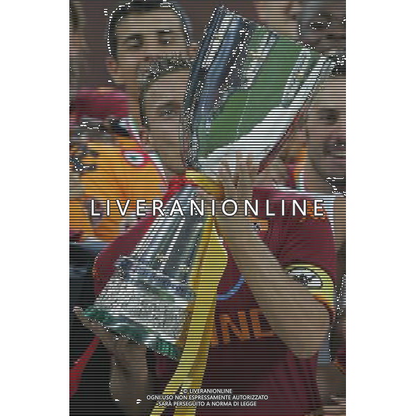 Milano 19 agosto 2007 Inter-Roma Supercoppa Italiana 2007 nella foto: Totti Francesco con la supercoppa italiana foto Andry / Ag. Aldo Liverani