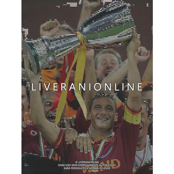 Milano 19 agosto 2007 Inter-Roma Supercoppa Italiana 2007 nella foto: Totti Francesco con la supercoppa italiana foto Andry / Ag. Aldo Liverani