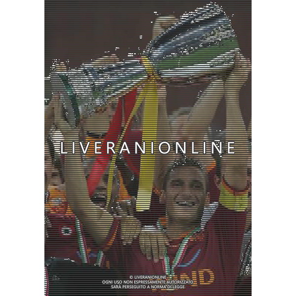 Milano 19 agosto 2007 Inter-Roma Supercoppa Italiana 2007 nella foto: Totti Francesco con la supercoppa italiana foto Andry / Ag. Aldo Liverani