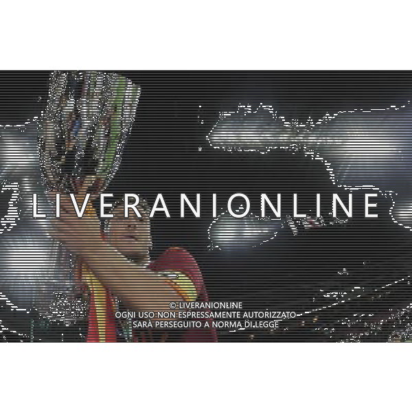 Milano 19 agosto 2007 Inter-Roma Supercoppa Italiana 2007 nella foto: Totti Francesco con la supercoppa italiana foto Andry / Ag. Aldo Liverani