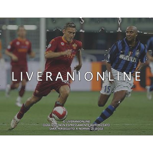 Milano 19/08/2007 Supercoppa Italiana 2007 inter-roma 0:1 nella foto totti e dacourt ph marco luzzani/ag aldo liverani s.a.s.