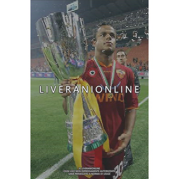 Milano 19/08/2007 Supercoppa Italiana 2007 inter-roma 0:1 nella foto mancini con la coppa ph marco luzzani/ag aldo liverani s.a.s.