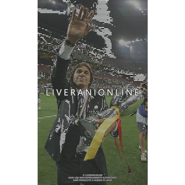 Milano 19/08/2007 Supercoppa Italiana 2007 inter-roma 0:1 nella foto conti bruno con la coppa ph marco luzzani/ag aldo liverani s.a.s.