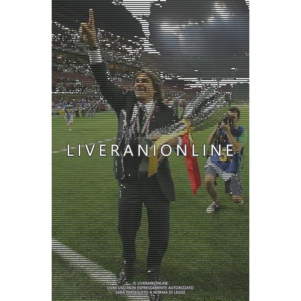 Milano 19/08/2007 Supercoppa Italiana 2007 inter-roma 0:1 nella foto conti bruno con la coppa ph marco luzzani/ag aldo liverani s.a.s.