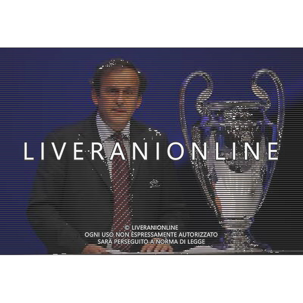 Sorteggio Champions League Monaco Montecarlo 30/08/2007 nella foto platini michel con la Coppa ph Luzzani/Ag. Aldo Liverani Sas