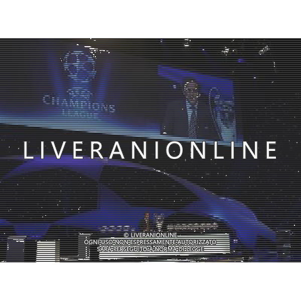 Sorteggio Champions League Monaco Montecarlo 30/08/2007 nella foto platini michel con la Coppa ph Luzzani/Ag. Aldo Liverani Sas