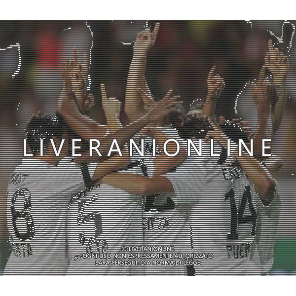 Milan - Siviglia SuperCoppa Europea Monaco Montecarlo 31/08/2007 nella foto abbracci esultanza dopo il gol di Renato ph Ag. Aldo liverani