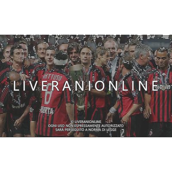 Milan - Siviglia SuperCoppa Europea Monaco Montecarlo 31/08/2007 Premiazione e festeggiamenti dei giocatori del Milan vincitori della Coppa nella foto Filippo inzaghi e Massimo ambrosini ph Ag. Aldo liverani