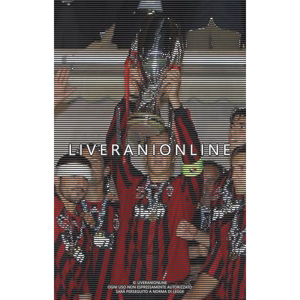 Milan - Siviglia SuperCoppa Europea Monaco Montecarlo 31/08/2007 Premiazione e festeggiamenti dei giocatori del milan vincitore della Coppa nella foto Massimo Ambrosini con la Coppa ph Ag. Aldo liverani