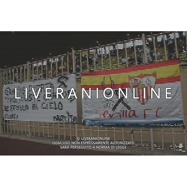 Milan - Siviglia SuperCoppa Europea Monaco Montecarlo 31/08/2007 nella foto Striscione dei Tifosi del Siviglia con il lutto per la scomparsa di Antonio Puerta ph Ag. Aldo liverani