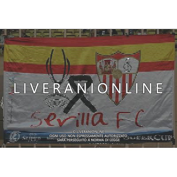 Milan - Siviglia SuperCoppa Europea Monaco Montecarlo 31/08/2007 nella foto Striscione dei Tifosi del Siviglia con il lutto per la scomparsa di Antonio Puerta ph Ag. Aldo liverani