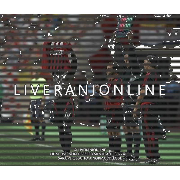 Montecarlo Monaco 31-08-2007 supercoppa europea 2006/07 milan-siviglia 3:1 nella foto clarence seedorf all\'uscita dal campo rende onore a puerta ph marco luzzani/ag aldo liverani s.a.s.