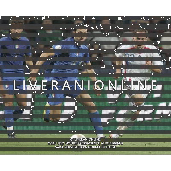 Italia - Francia Qualificazioni Europei 2008 08/09/2007 nella foto gianluca zambrotta e ribery ph Agenzia Aldo Liverani Sas