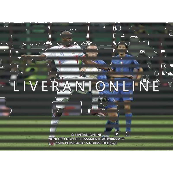 Italia - Francia Qualificazioni Europei 2008 08/09/2007 nella foto patrick vieira e de rossi daniele ph Agenzia Aldo Liverani Sas