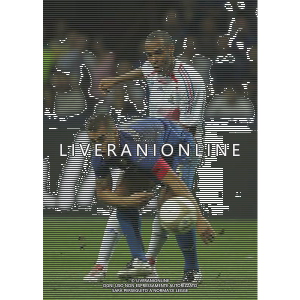 Italia - Francia Qualificazioni Europei 2008 08/09/2007 nella foto thierry henry e cannavaro fabio ph Agenzia Aldo Liverani Sas