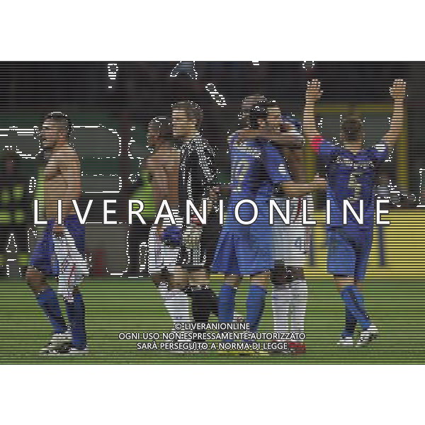 Italia - Francia Qualificazioni Europei 2008 08/09/2007 nella foto stretta di mano e saluti dei giocatori a fine gara ph Agenzia Aldo Liverani Sas