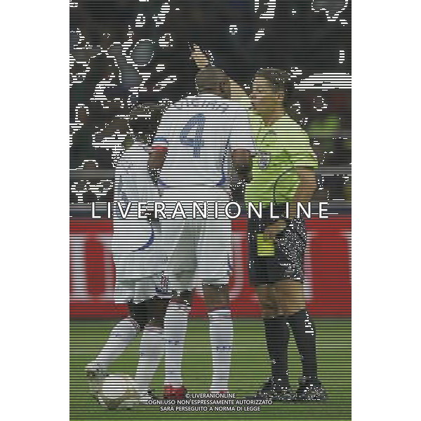 Milano 08-09-2007 Qualificazioni Europei 2008 italia-francia 0:0 nella foto vieira e makelele discute con l\'arbitro lubos michel ph marco luzzani/ag aldo liverani s.a.s.