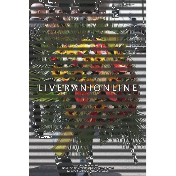 Funerale di Luciano Pavarotti Modena 08-09-2007 nella foto la corona di fiori della moglie Nicoletta e la figlia Alice Ph Gazzaniga/Ag. Aldo Liverani sas