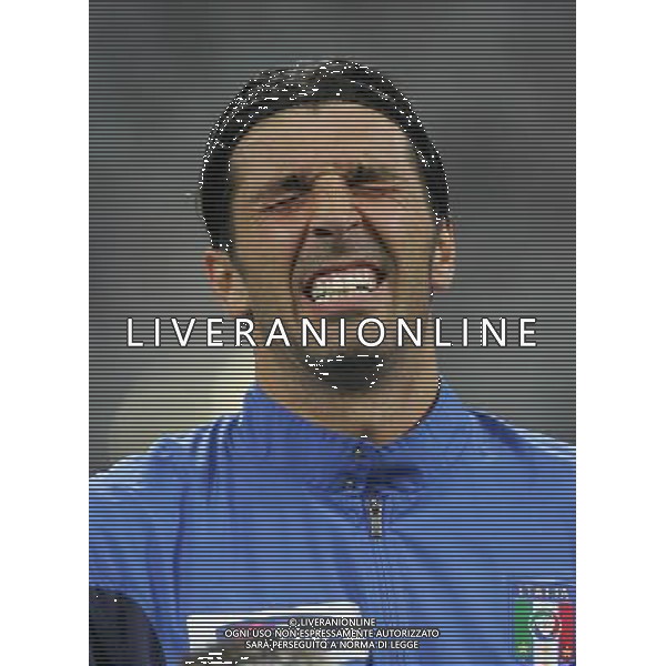 Milano 8 settembre 2007 Italia - Francia qualificazioni Euro 2008 nella foto: Buffon Gianluigi si rammarica per i fischi dei tifosi italiani durante l\'inno nazionale francese foto Andry / Ag. Aldo Liverani