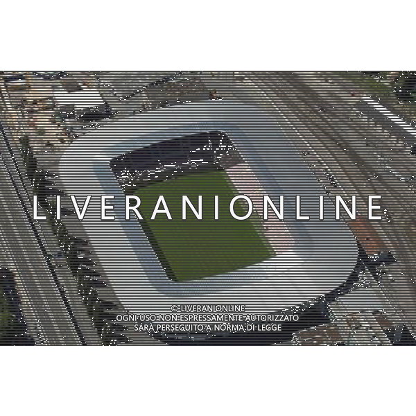 STADIO DI GINEVRA, GENEVE, SVIZZERA, ANDIA. fr/AG.ALDO LIVERANI Suisse: Genève. 16/07/07. Vue aérienne du stade de Genève qui est le principal stade du canton de Genève (Suisse). Il est inauguré le 30 avril 2003 sur le territoire de la commune de Lancy (quartier de La Praille). D\'une capacité de 30 000 places assises, il accueillera 3 matchs lors du championnat d’Europe de football 2008 (Euro 2008), organisé conjointement par l\'Autriche et la Suisse. Le club résidant est le Servette FC qui est un club de Challenge League (2e division).