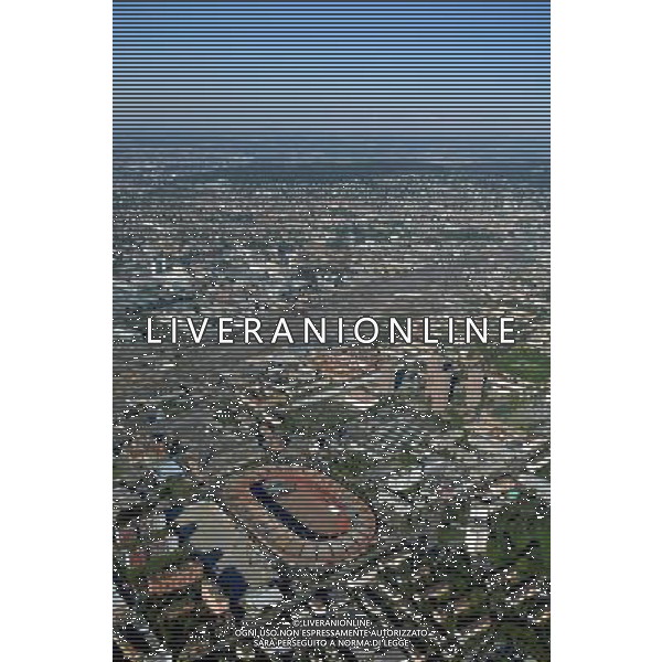 STADIO DI ZURIGO, ZURICH SVIZZERA, ANDIA. fr/AG.ALDO LIVERANI Suisse: Zurich<br>15/07/07 <br>Vue aérienne de la ville et du Stade du Letzigrund. Stade du championnat d’Europe de football 2008 (Euro 2008) organisé conjointement par la Suisse et l’Autriche. Il est le stade-résident de l\'équipe de football du FC Zurich.