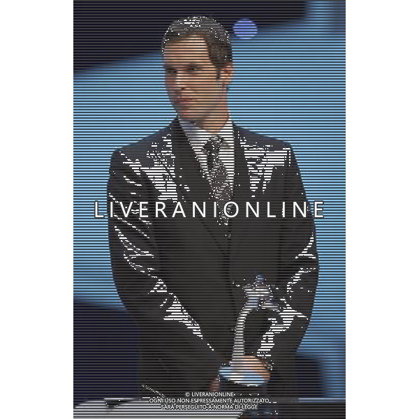 Montecarlo Monaco 30/08/2007 sorteggi champions league 2007/08 nella foto cech peter con il premio uefa miglior portiere ph marco luzzani/ag aldo liverani s.a.s.