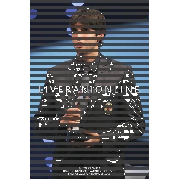 Montecarlo Monaco 30/08/2007 sorteggi champions league 2007/08 nella foto kaka ricardo con il premio miglior attacante dell\'anno uefa ph marco luzzani/ag aldo liverani s.a.s.