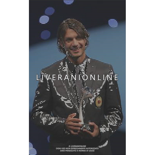 Montecarlo Monaco 30/08/2007 sorteggi champions league 2007/08 nella foto maldini paolo con il premio uefa miglior difensore ph marco luzzani/ag aldo liverani s.a.s.