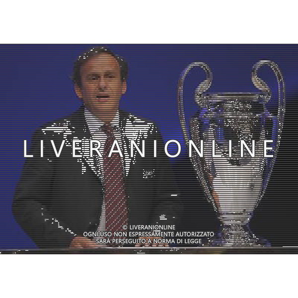 Montecarlo Monaco 30/08/2007 sorteggi champions league 2007/08 nella foto platini michel con la champions league ph marco luzzani/ag aldo liverani s.a.s.