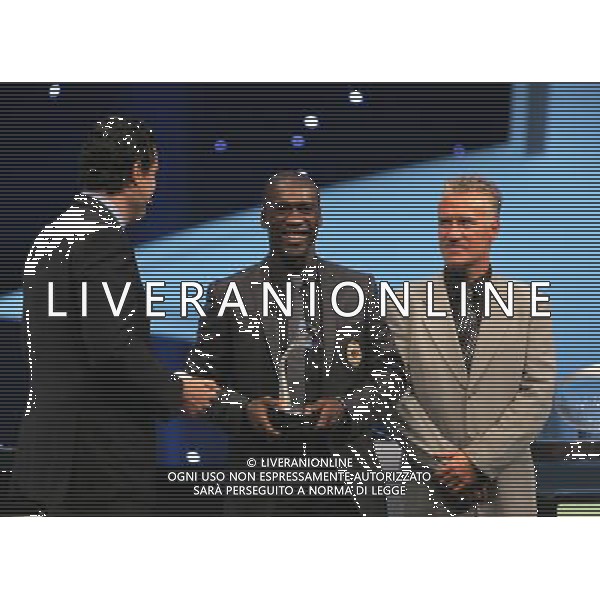 Montecarlo Monaco 30/08/2007 sorteggi champions league 2007/08 nella foto seedorf clarence premiato miglior centrocampista da deschamps didier ph marco luzzani/ag aldo liverani s.a.s.